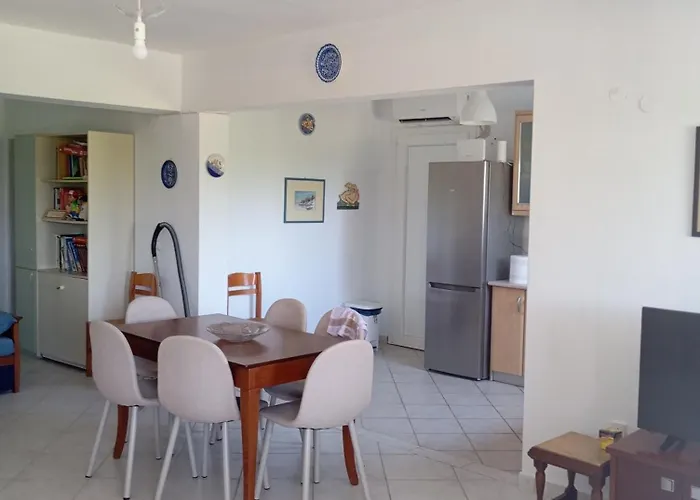 Haris Papa Kallithea Halkidiki فيلة *