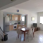 Haris Papa Kallithea Halkidiki 阿菲托斯