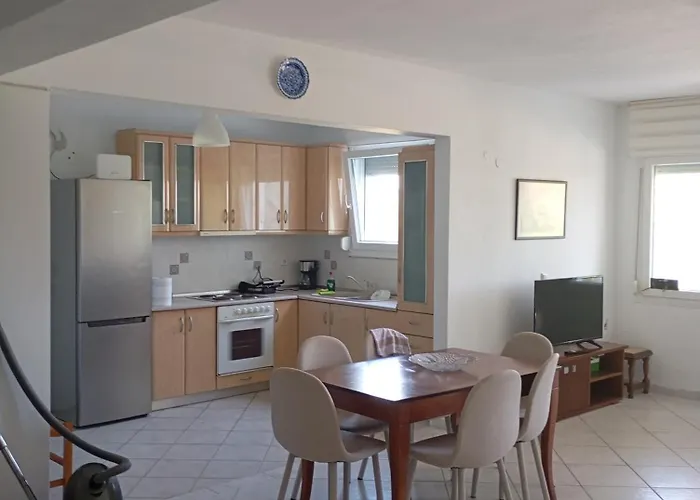 Haris Papa Kallithea Halkidiki 阿菲托斯